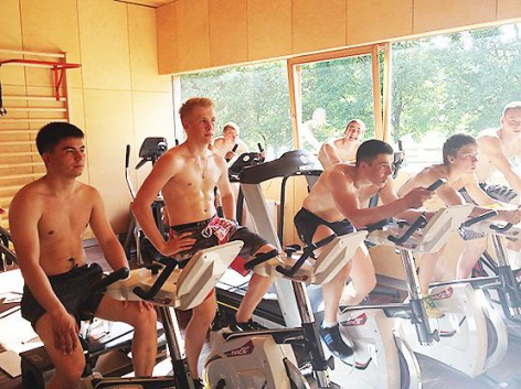 Юниоры-горнолыжники начали сбор на "Озере Круглом"