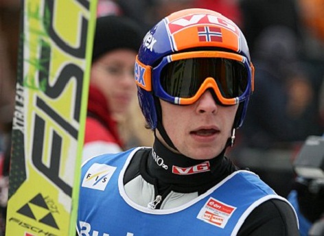 Якобсен будет прооперирован в мае