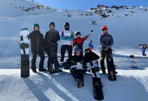 Команда по сноуборд-кроссу проводит сбор в Австрии