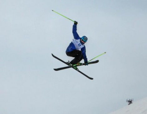  На батуте, на воде и на снегу… 