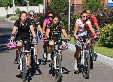 Горнолыжницы сборной России приступила к тренировкам на «Озере Круглом»