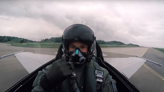 Йоханнес Клэбо совершил полет на военном истребителе