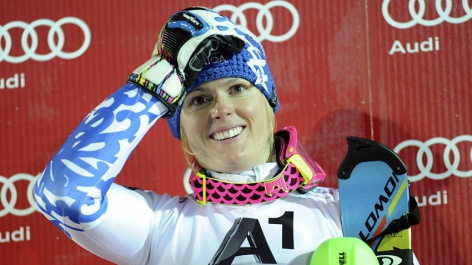 Veronika Velez Zuzulova injures knee in Hintertux